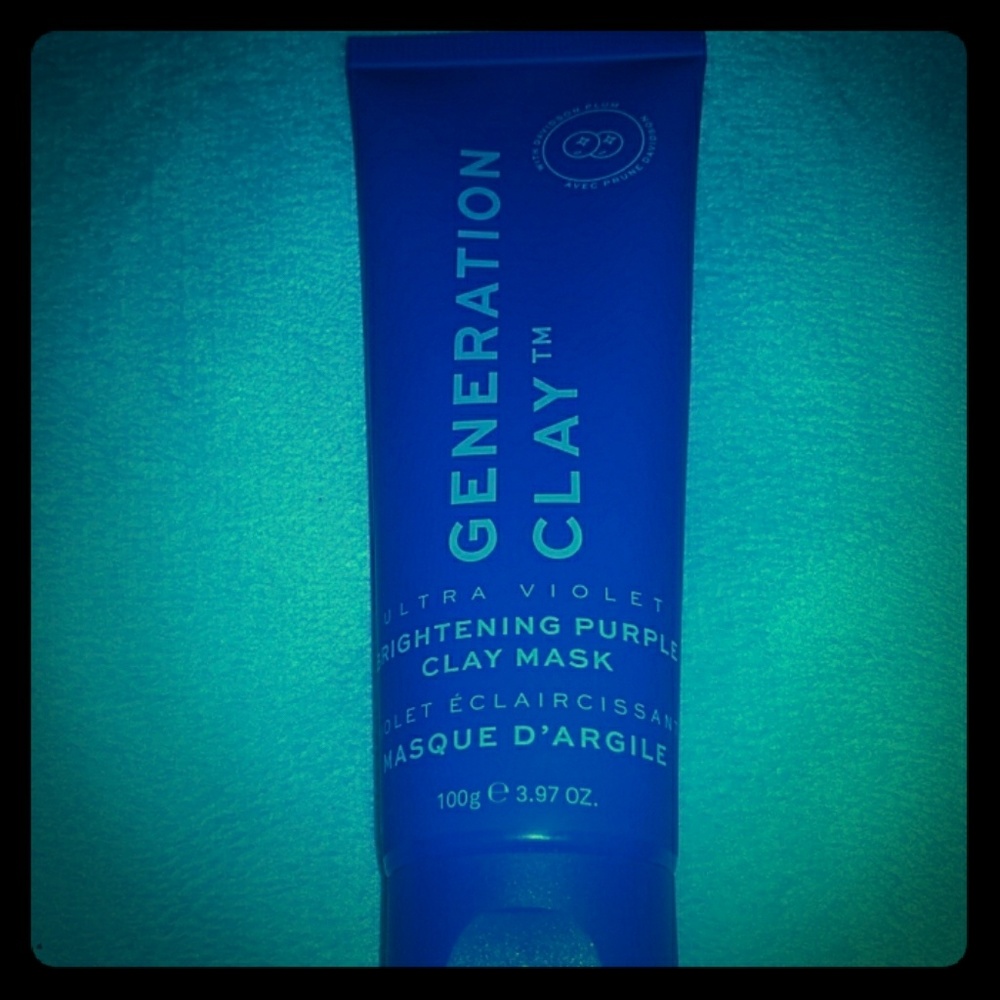 Brightening clay mask